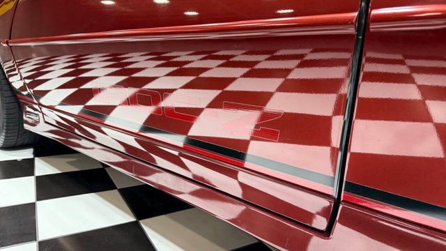 1988 Chevrolet Camaro IROC Z 2dr Convertible - 22894760 - 28