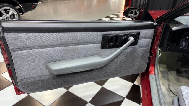 1988 Chevrolet Camaro IROC Z 2dr Convertible - 22894760 - 32
