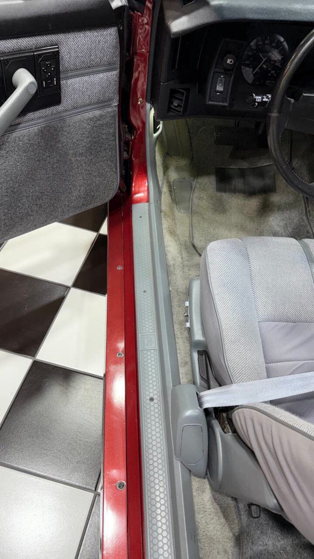 1988 Chevrolet Camaro IROC Z 2dr Convertible - 22894760 - 35