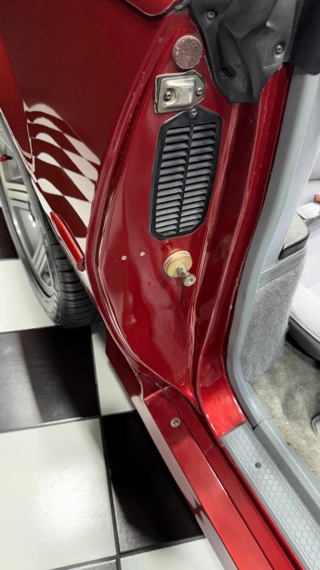 1988 Chevrolet Camaro IROC Z 2dr Convertible - 22894760 - 38