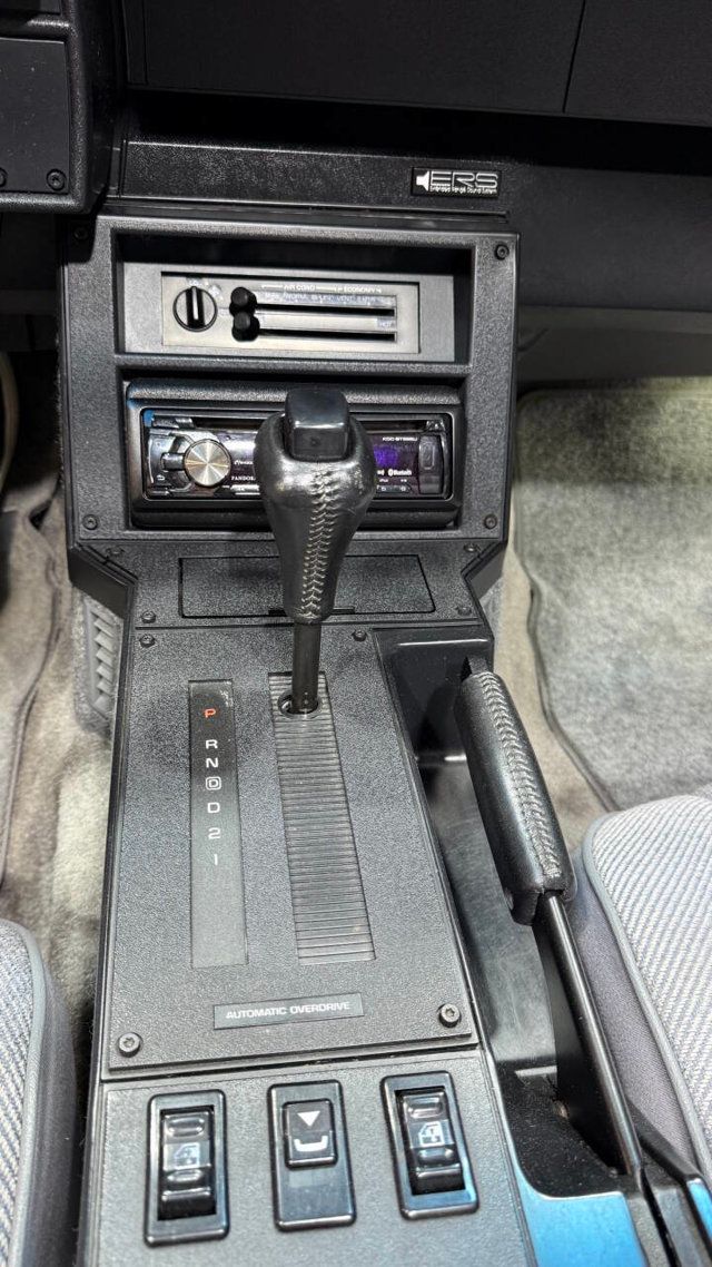 1988 Chevrolet Camaro IROC Z 2dr Convertible - 22894760 - 48