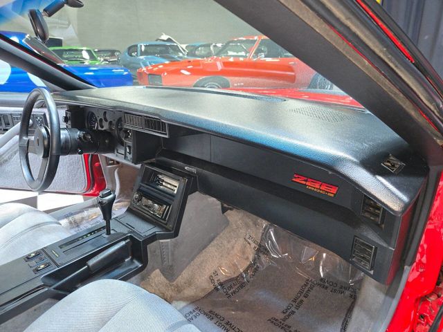 1988 Chevrolet Camaro IROC Z 2dr Hatchback - 22954426 - 87