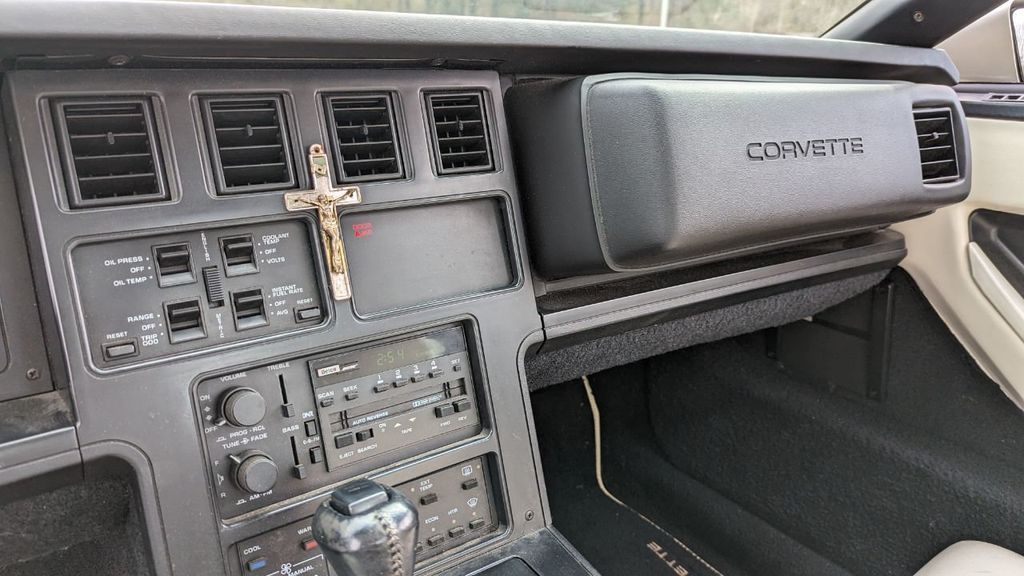 1988 Chevrolet Corvette 35th Anniversary Edition - 21885083 - 48