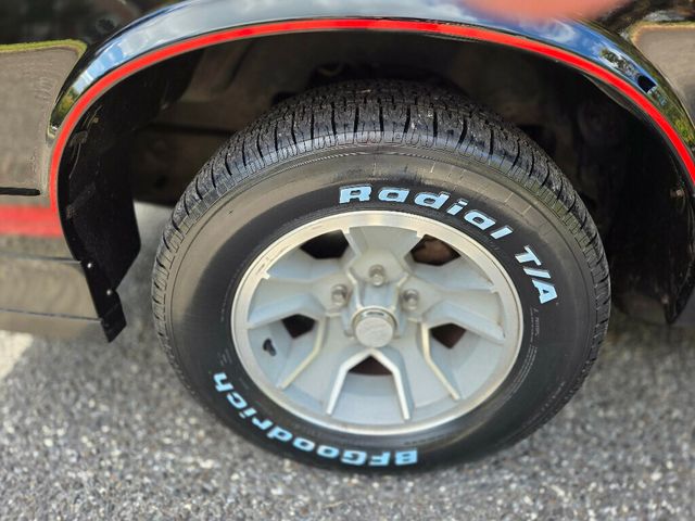 1988 Chevrolet Monte Carlo Base Trim - 22937463 - 9