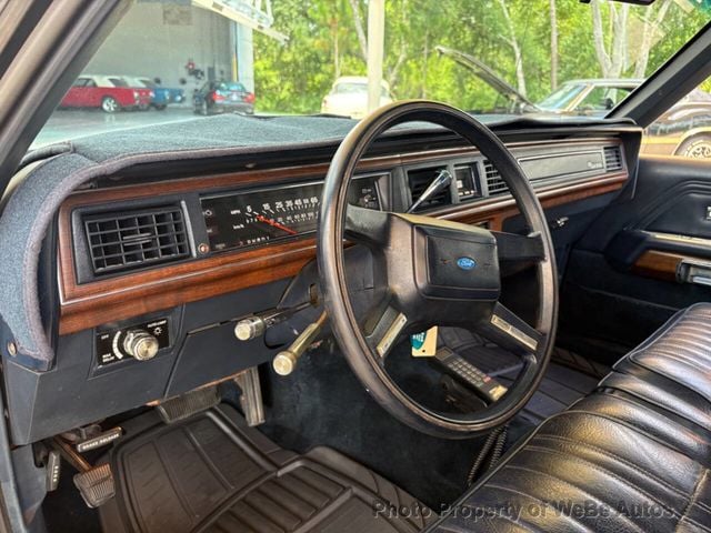 1988 Ford Crown Victoria Base 4dr Wagon - 23051502 - 23