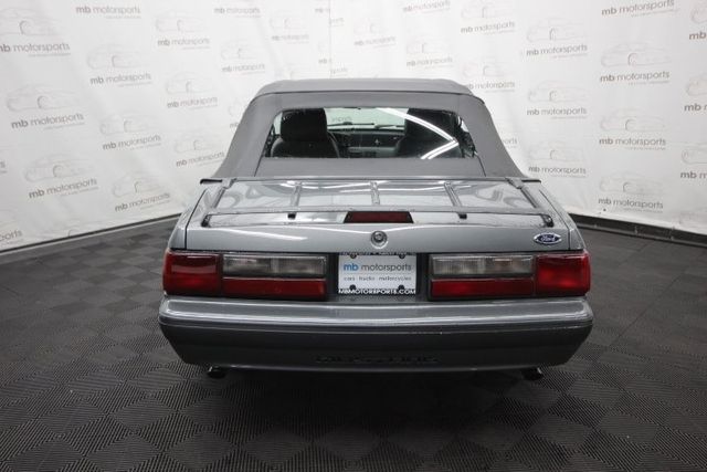 1988 Ford Mustang GT - 22093545 - 3