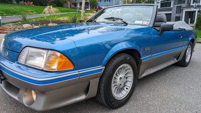 1988 Ford Mustang GT - 22411472 - 17
