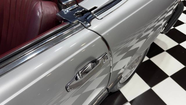 1988 Mercedes-Benz 560 560 SL 2dr Convertible - 22884222 - 41