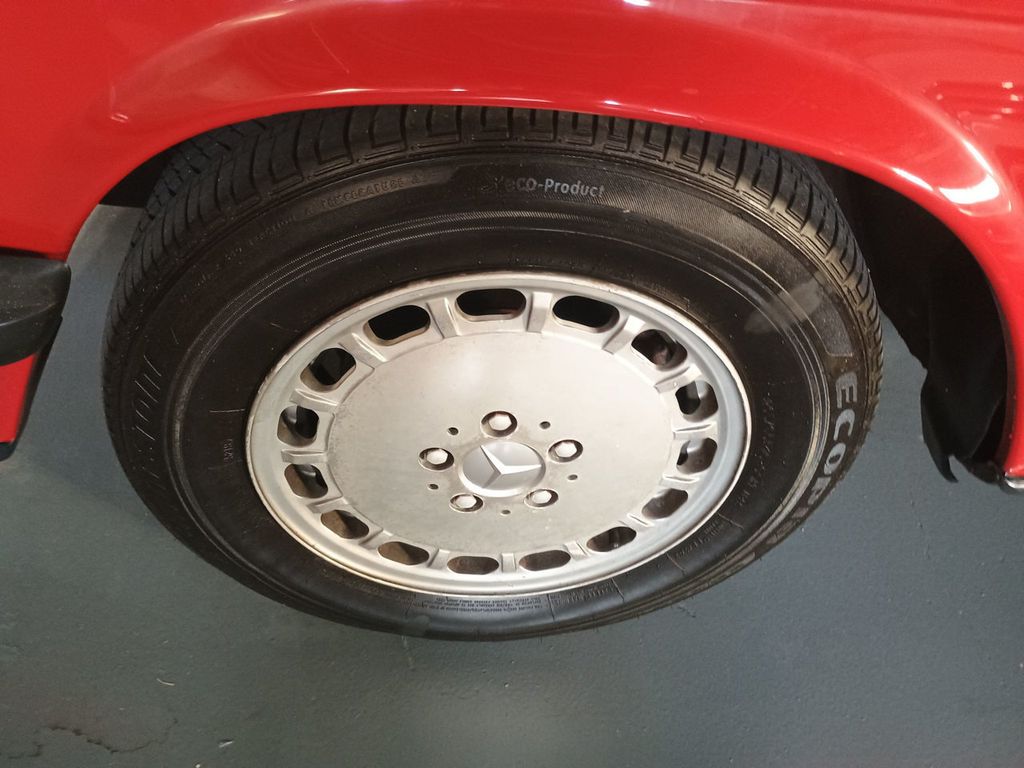 1988 Mercedes-Benz 560 560SL Clean Carfax Florida Car - 22946172 - 9