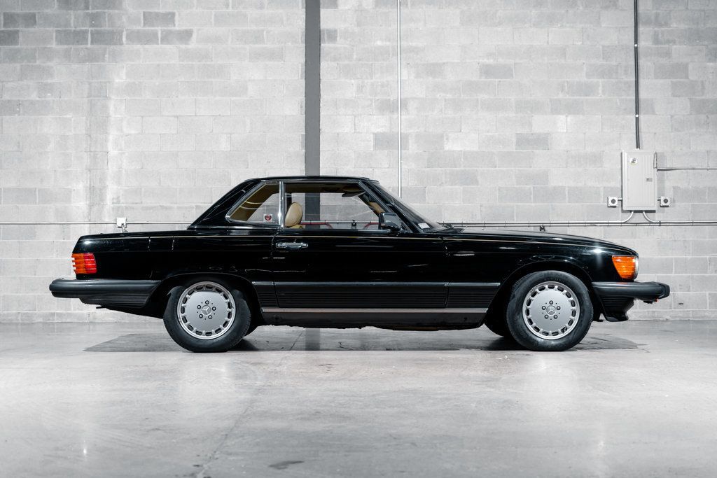 1988 Mercedes Benz 560 photo 2