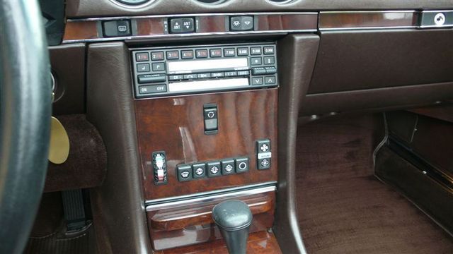 1988 Mercedes-Benz 560 SL - 7930551 - 17