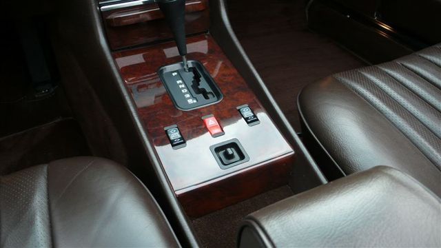 1988 Mercedes-Benz 560 SL - 7930551 - 19