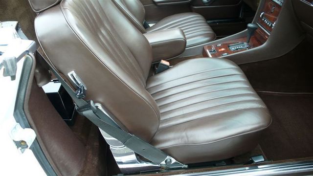 1988 Mercedes-Benz 560 SL - 7930551 - 24