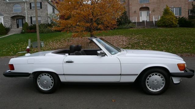 1988 Mercedes-Benz 560 SL - 7930551 - 3