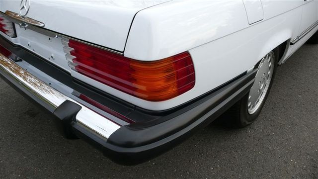 1988 Mercedes-Benz 560 SL - 7930551 - 44