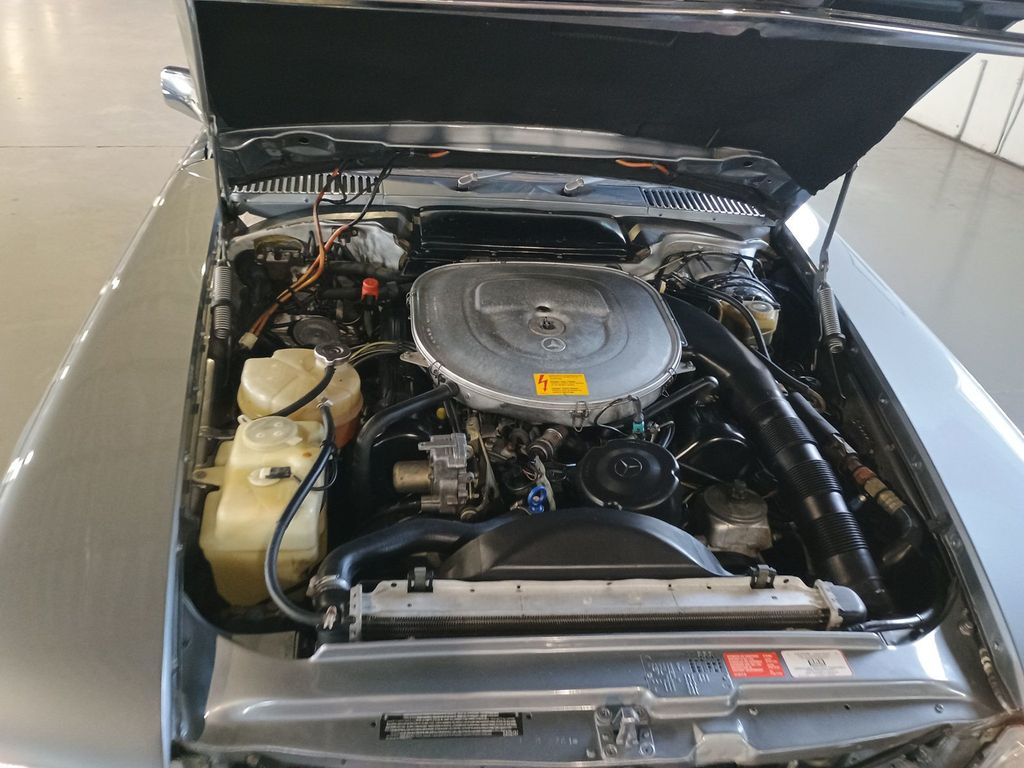 1988 Mercedes-Benz 560 SL Clean Title Florida Car - 23015381 - 22