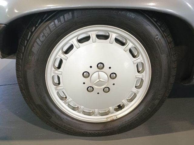 1988 Mercedes-Benz 560 SL Clean Title Florida Car - 23015381 - 27