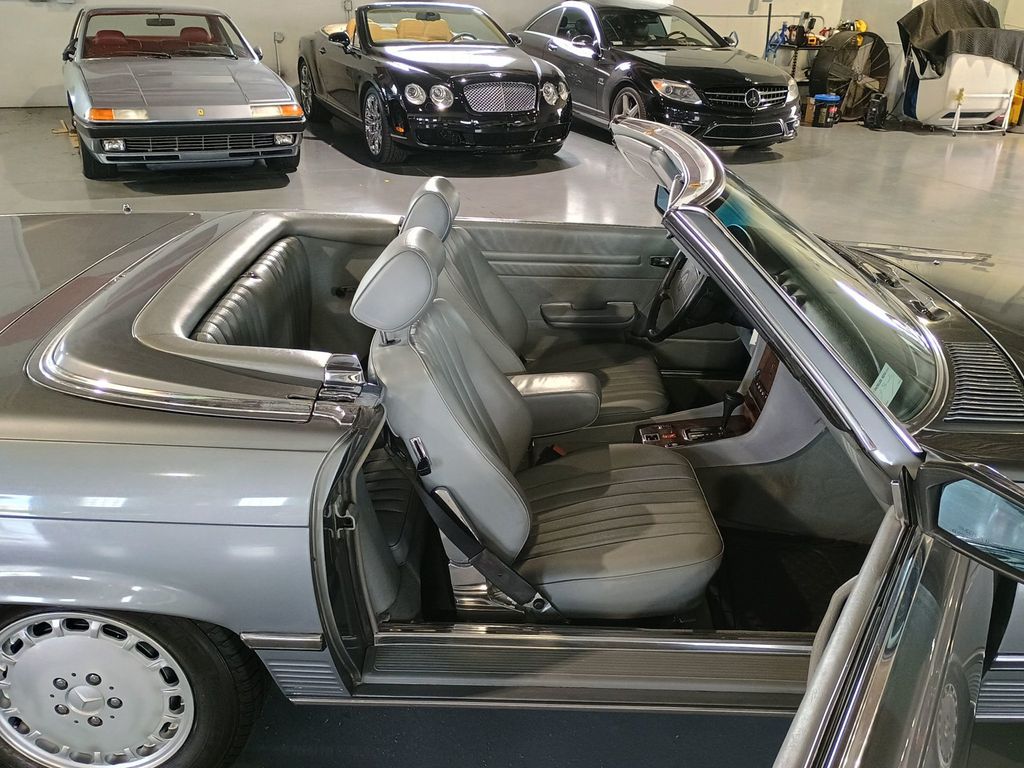 1988 Mercedes-Benz 560 SL Clean Title Florida Car - 23015381 - 31