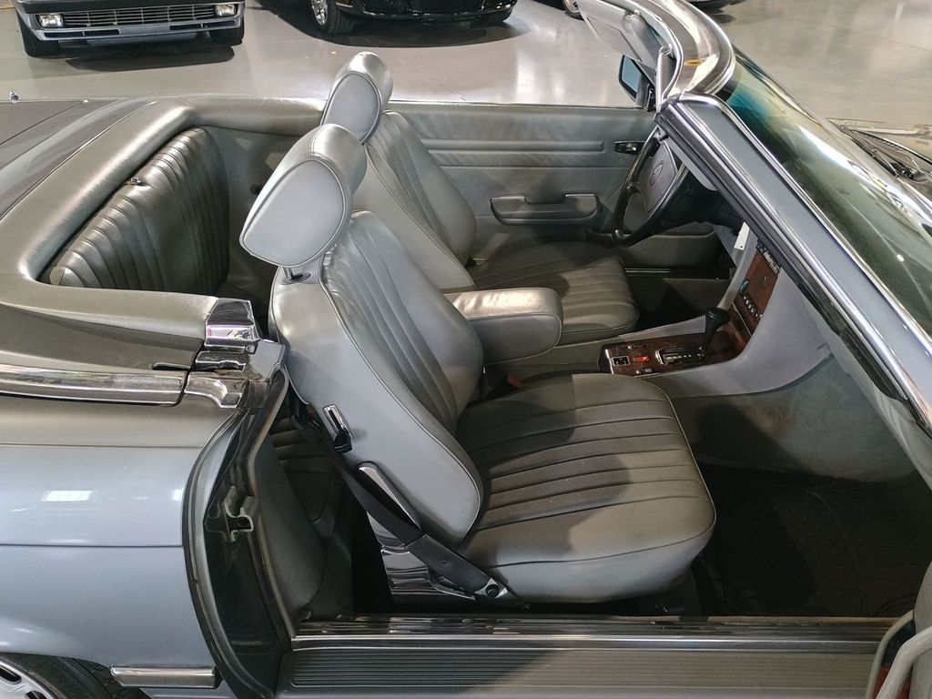 1988 Mercedes-Benz 560 SL Clean Title Florida Car - 23015381 - 32