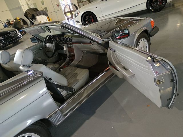1988 Mercedes-Benz 560 SL Clean Title Florida Car - 23015381 - 36