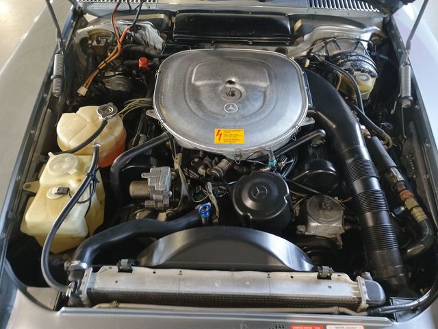 1988 Mercedes-Benz 560 SL Clean Title Florida Car - 23015381 - 39