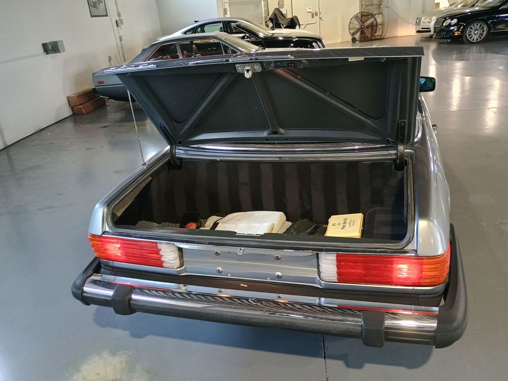 1988 Mercedes-Benz 560 SL Clean Title Florida Car - 23015381 - 41