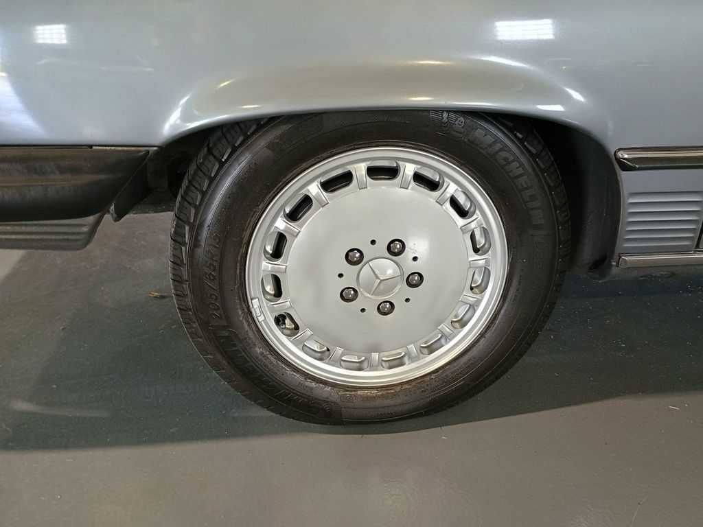 1988 Mercedes-Benz 560 SL Clean Title Florida Car - 23015381 - 45