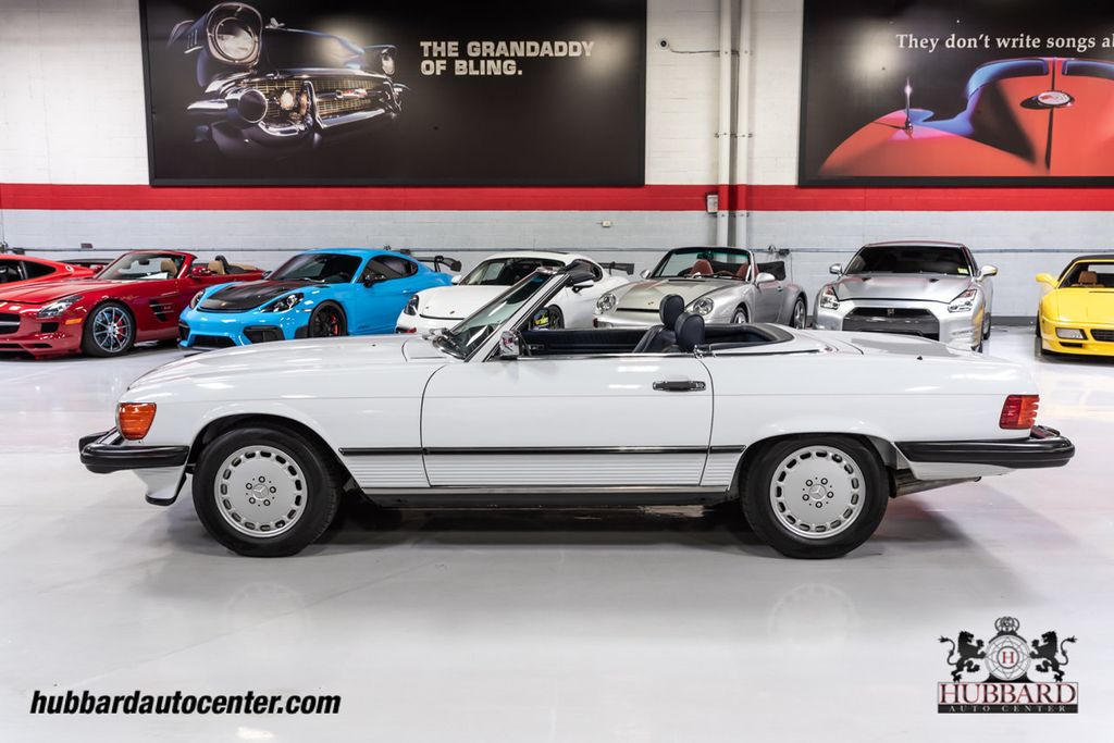 1988 Mercedes-Benz 560SL 1-Owner, Original MSRP, Original Bill of Sale, WOW - 22088992 - 4