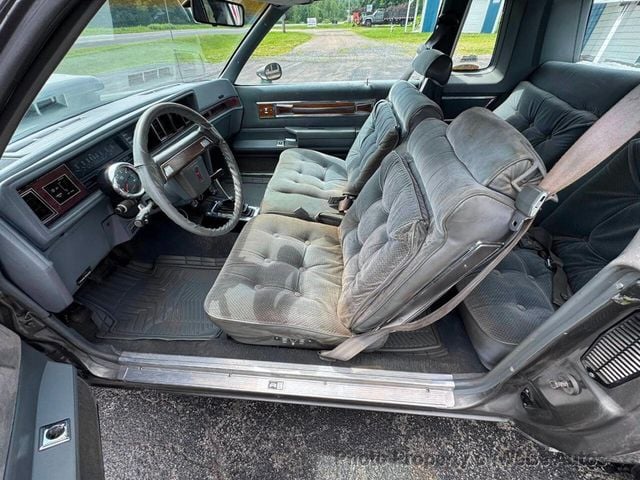 1988 Oldsmobile Cutlass Supreme Classic Brougham 2dr Coupe - 22882755 - 24