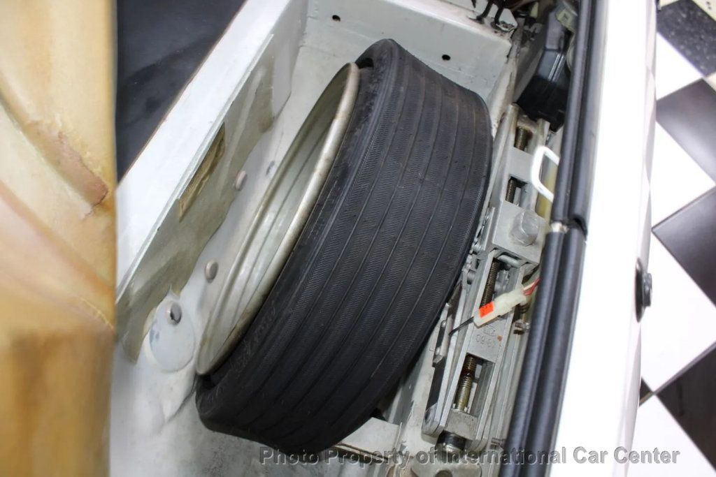 1988 Porsche 944 photo 36