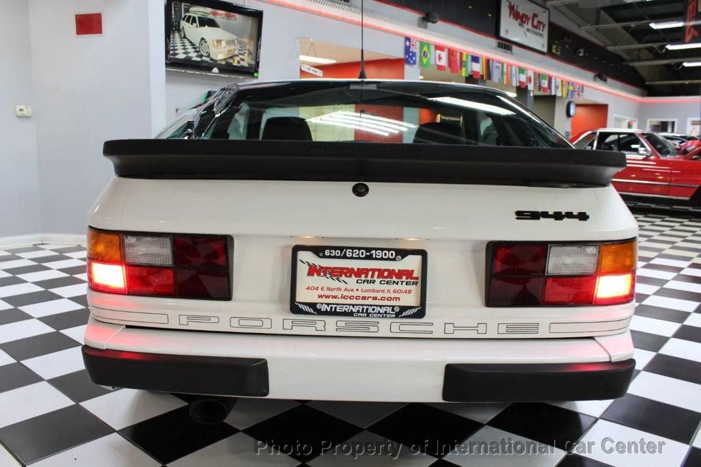 1988 Porsche 944 photo 7