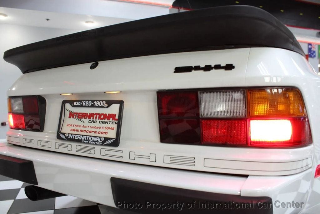 1988 Porsche 944 photo 8