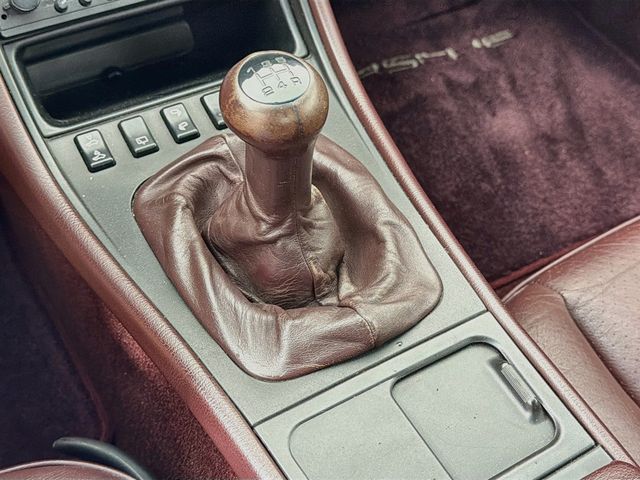 1988 Porsche 944 Base Trim - 23054967 - 21