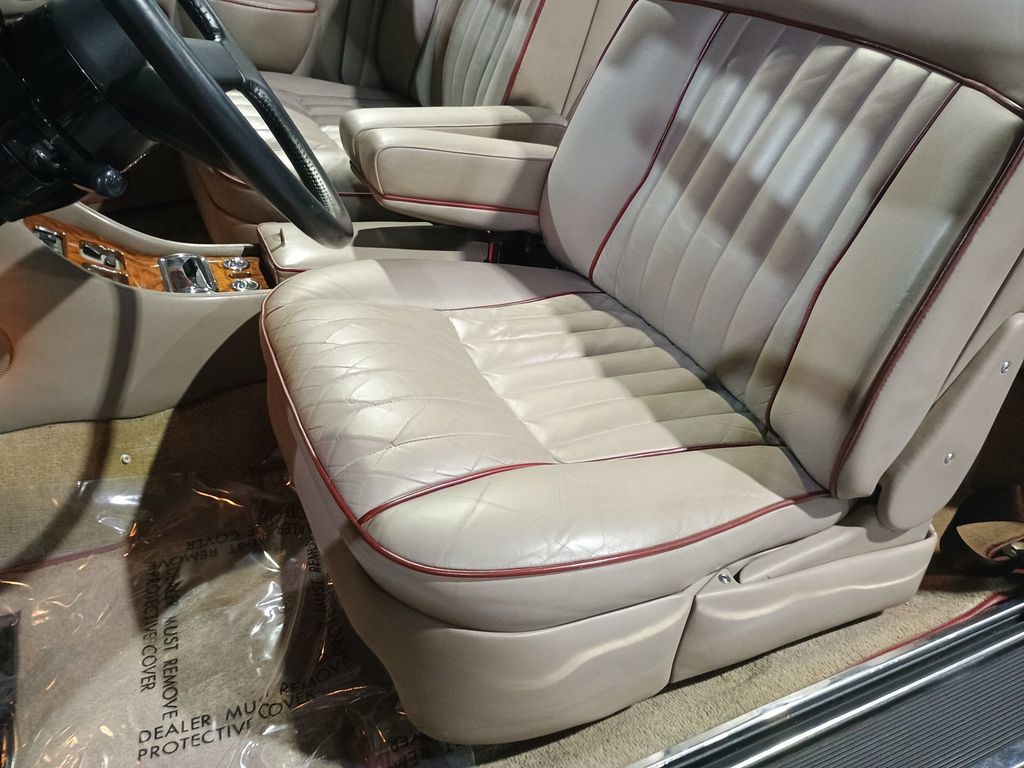 1988 Rolls-Royce Corniche II Mulliner Park Ward Clean Carfax - 23073501 - 19
