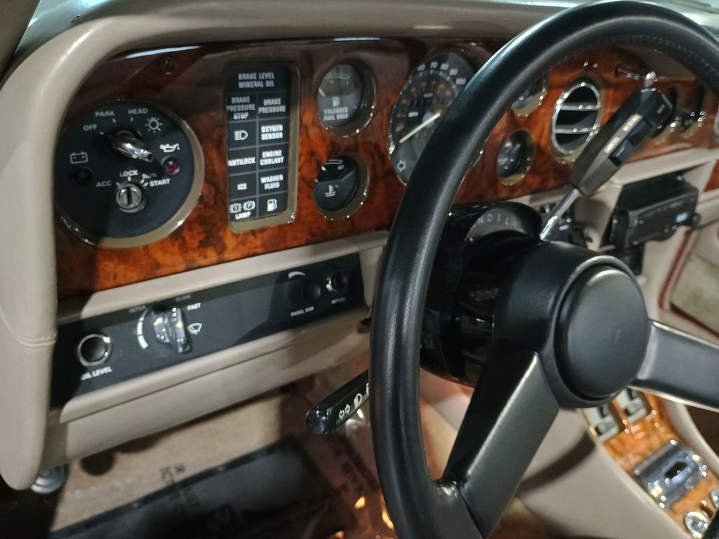 1988 Rolls-Royce Corniche II Mulliner Park Ward Clean Carfax - 23073501 - 21