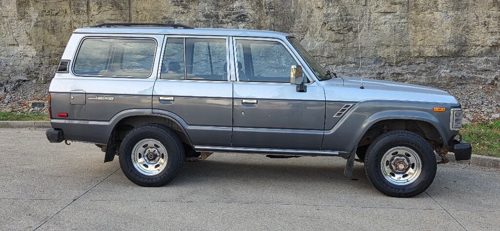 1988 Toyota Land Cruiser VERY VERY LOW MILES Restore or Drive RARE CLEAN 615-300-6004 - 22926474 - 1