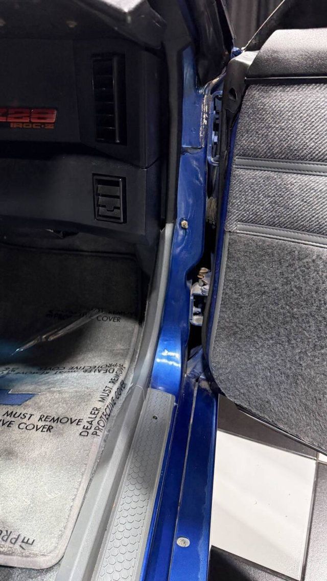 1989 Chevrolet Camaro 2dr Coupe IROC Z - 22984917 - 72