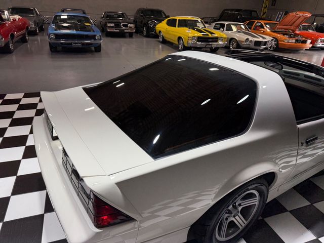 1989 Chevrolet Camaro 2dr Coupe IROC Z - 23078562 - 22