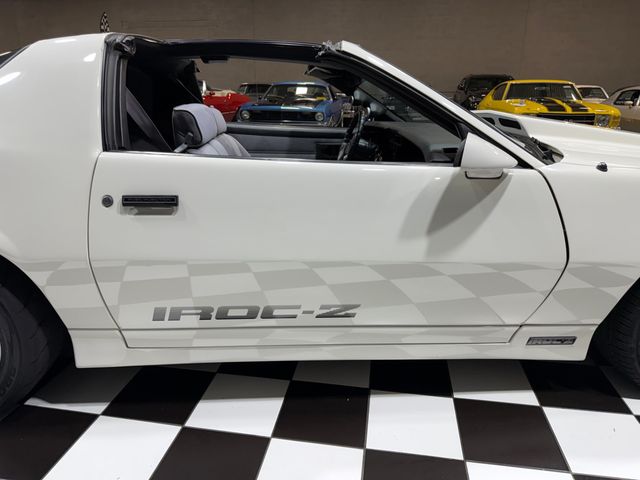 1989 Chevrolet Camaro 2dr Coupe IROC Z - 23078562 - 24