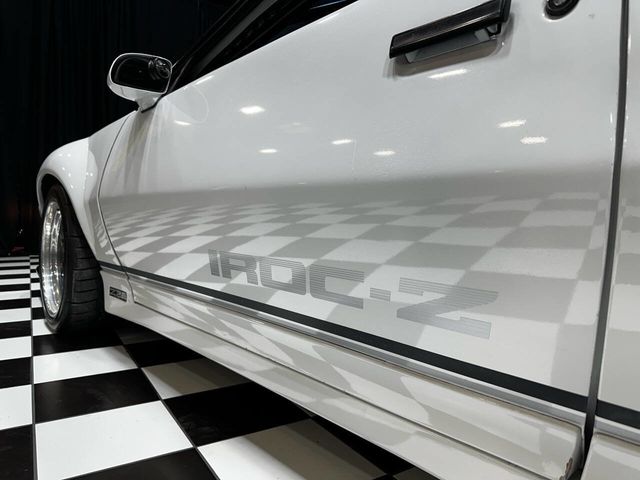 1989 Chevrolet Camaro IROC Z/28 6 SPEED LS CUSTOM WIDEBODY - 22768188 - 17