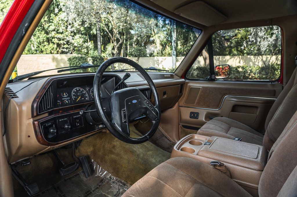 1989 Ford Bronco photo 16