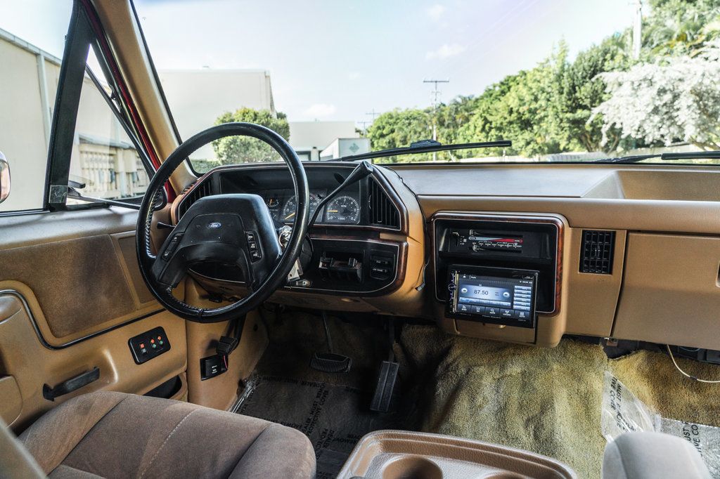 1989 Ford Bronco photo 20