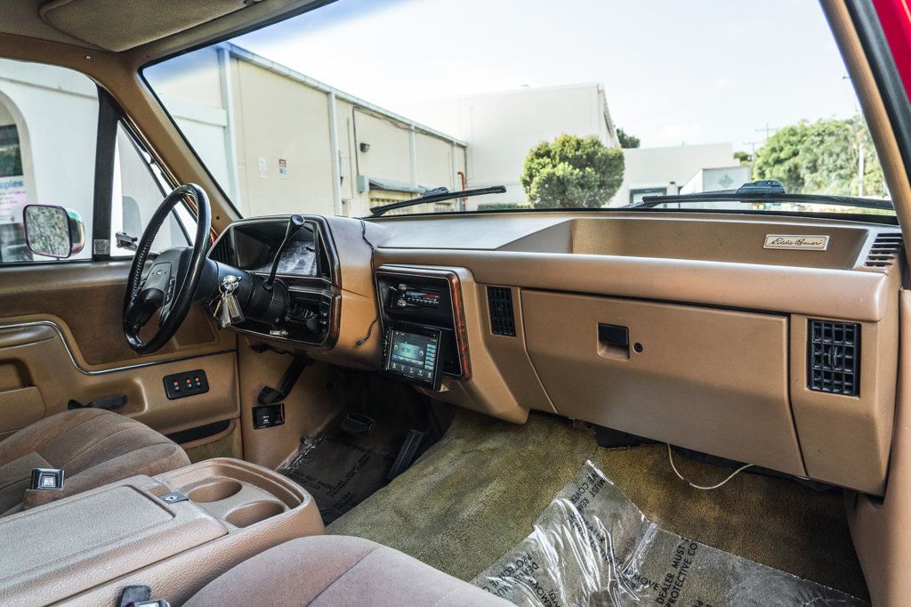 1989 Ford Bronco photo 21