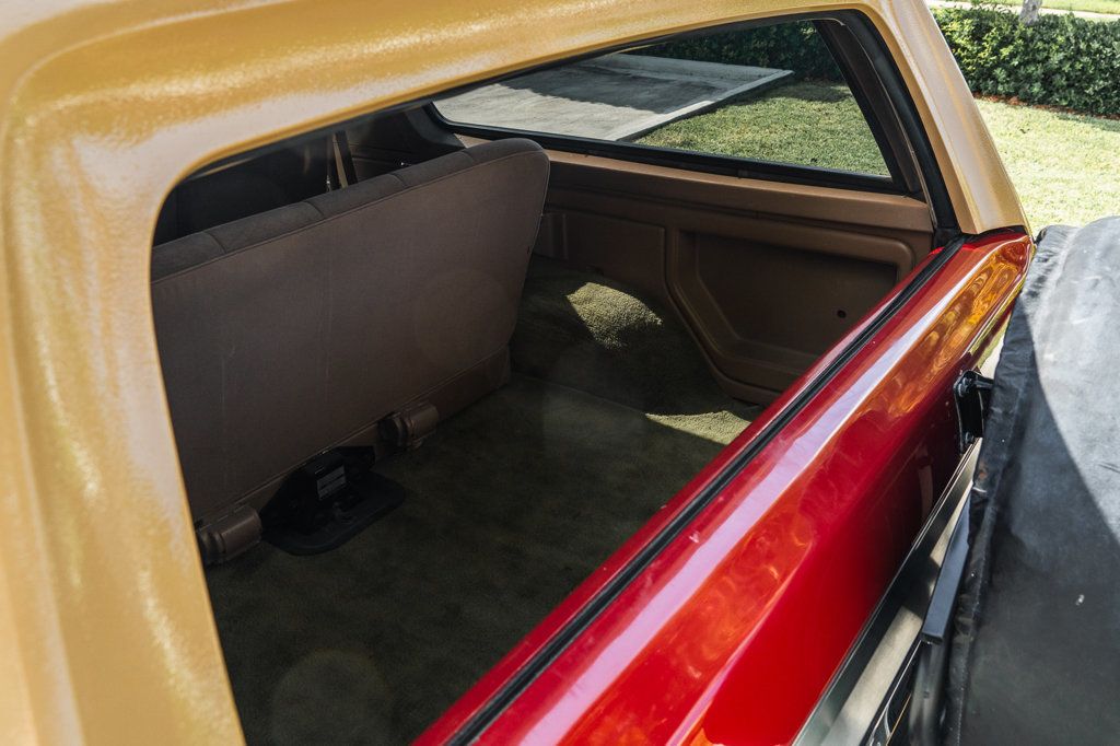 1989 Ford Bronco photo 29