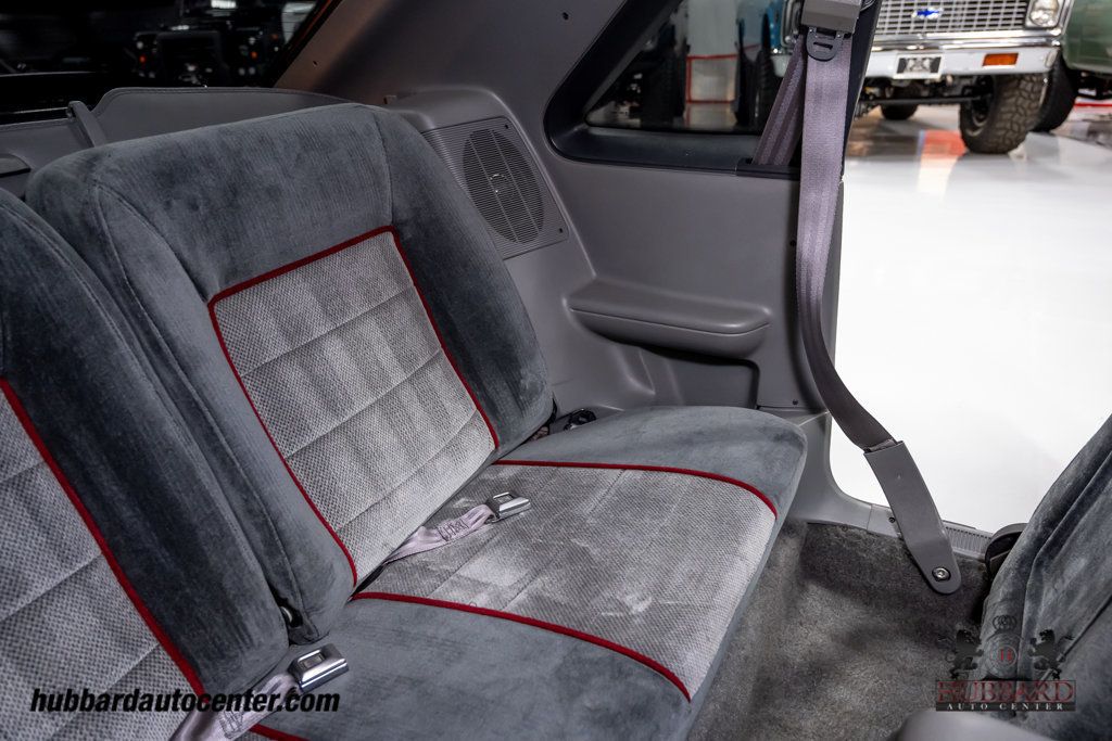 1989 Ford Mustang Rare Saleen Black No Stripe Car - 22910617 - 84