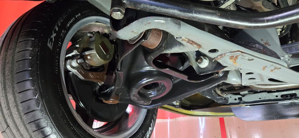 1989 Ford Mustang Rare Saleen Black No Stripe Car - 22910617 - 97