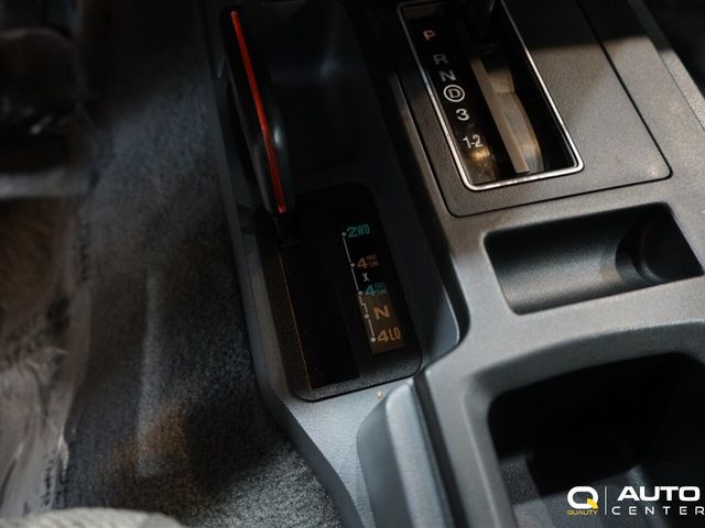 1989 Jeep Cherokee 4dr Wagon Laredo 4WD - 23013480 - 36