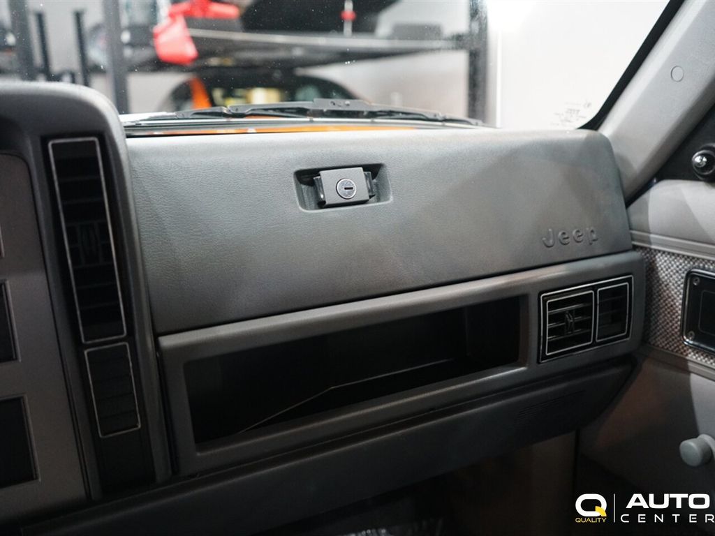 1989 Jeep Cherokee 4dr Wagon Laredo 4WD - 23013480 - 38