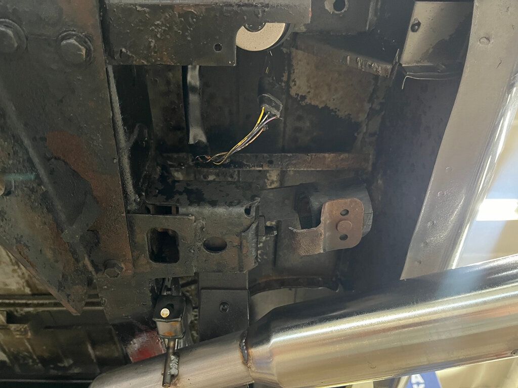 1989 Jeep Grand Wagoneer Base photo 13