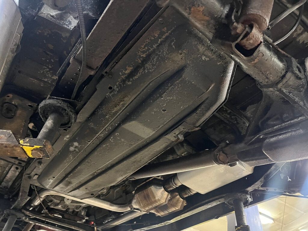 1989 Jeep Grand Wagoneer Base photo 14